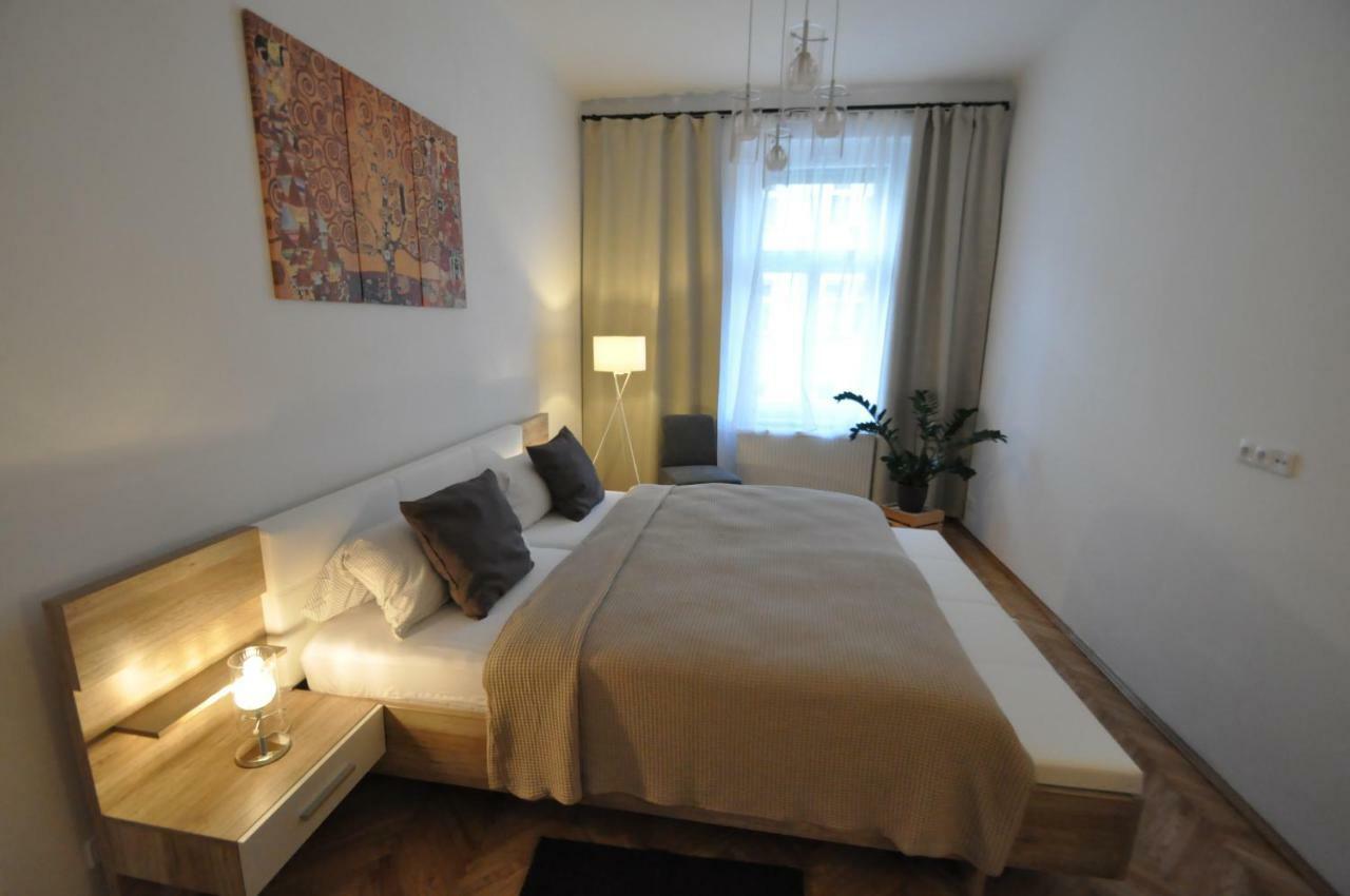 Jirina Appartments Πράγα Εξωτερικό φωτογραφία
